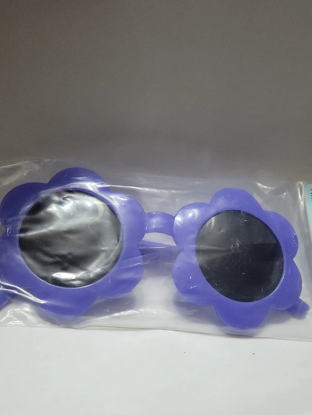 CYNTHIA ROWLEY FLOWER SHAPED SUNGLASSES